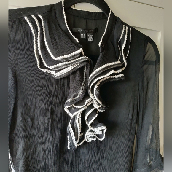 ❌SOLD❌Zara Woman Ruffle Silk Top - Picture 2 of 4